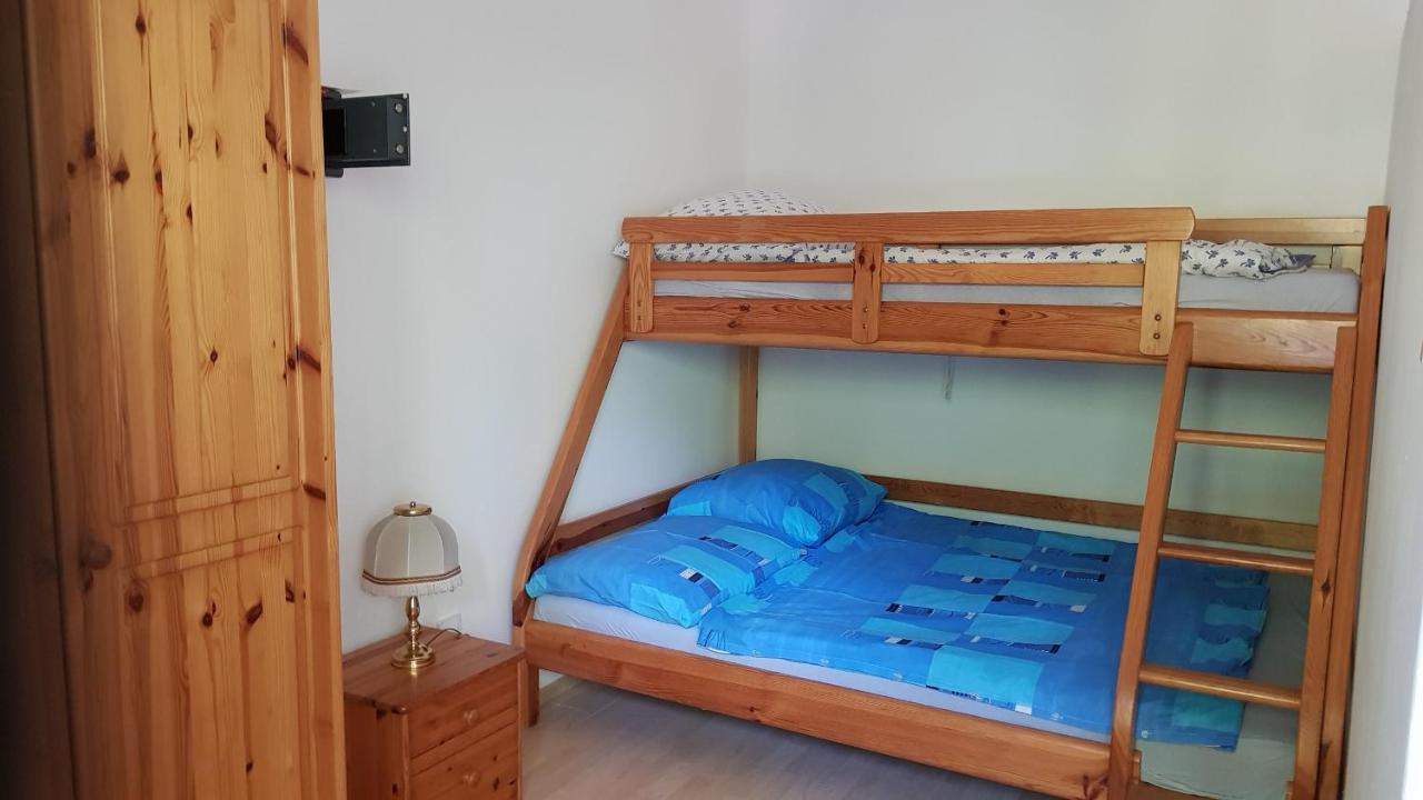 Haus Veronika Zamardi Luaran gambar